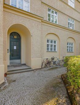 Ihr Renovierungsprojekt mit Zukunft - tolle 2-Zimmer-Wohnung zum Verwirklichen!" - Berlin