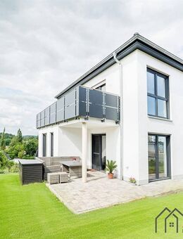 Luxus trifft Nachhaltigkeit: Einfamilienhaus mit Weitblick im Einklang mit der Natur - Obernzenn
