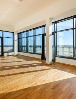 Penthouse-Wohnung mit lichtdurchfluteten Räumen und großzügiger Dachterrasse zum Wohlfühlen - Dresden