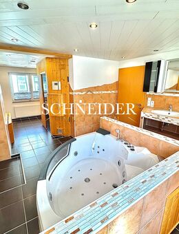 Wohnparadies in Schramberg - Kernsaniertes Einfamilienhaus mit Dachterrasse, Wellness & Einliegerwohnung - Schramberg