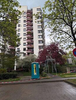 2,5 Zimmer Wohnung zentral gelegen in Refrath/Bergisch Gladbach - Bergisch Gladbach