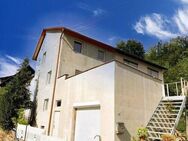 Renoviertes 2 Fam. Haus mit neuer Garage und großer Terrasse im ruhigen Herzen von Nenningen! - Lauterstein