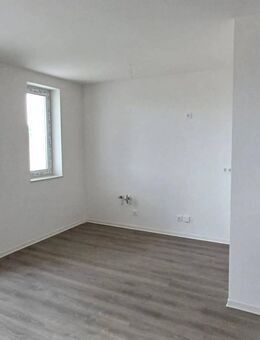 2,5 Zimmerwohnung im 1. Obergeschoss, großer Balkon - Merseburg