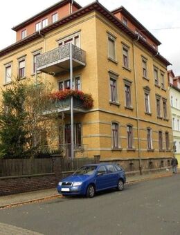 Tolle renovierte 2-Raum Dachgeschosswohnung in ruhiger Lage! - Schmölln
