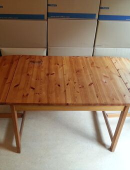 Schöner Vintage Tisch mit 2 Stühle aus Massivholz - Berlin Tempelhof-Schöneberg