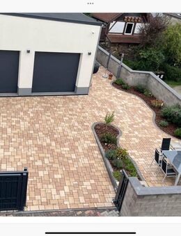 Top modernisiertes Einfamilienhaus mit großem Freizeitareal und Doppelgarage - Usingen