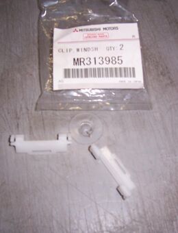 MR313985 Clip, Zierleiste, Frontscheibe Mitsubishi - Hannover Vahrenwald-List
