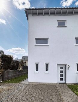 Neuwertige Doppelhaushälfte mit vielen Extras und zwei Bädern in gesuchter Lage! - Bühlertann