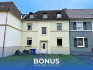 Sanierungsbedürftiges 2 bis 3 Fam.-Haus in Top-Lage am Schmölderpark * schöner Garten * sofort frei - Mönchengladbach