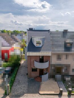 Langenfeld-City: Modernisierte Doppelhaushälfte mit viel Platz und Sonnengrundstück - Langenfeld (Rheinland)