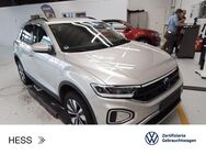 VW T-Roc, 1.5 TSI MOVE DIGITAL 17ZOLL, Jahr 2023 - Büdingen Zentrum