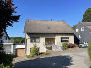 Kürten-Biesfeld: Zwei- oder Dreifamilienhaus mit wunderschönem Garten - Kürten
