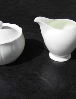Bone China Porzellan weiß Milchgießer + Zuckerdose zus.10,- - Flensburg