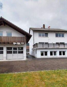 Zweifamilienhaus mit Einl.Wohnung und Ausbaureserven in 79650 Schopfheim-Langenau - Schopfheim