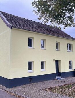 Hochwertig saniertes Einfamilienhaus in ruhiger und zentraler Lage - Schwalbach