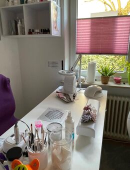 Komplette Einrichtung für ein Nagelstudio - Ettlingen