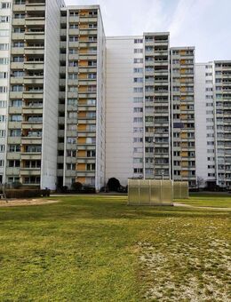 Gut geschnittene 2-Zimmer-Wohnung in Nürnberg Langwasser - Nürnberg