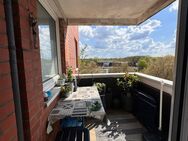 Vermietete Zwei-Zimmer-Wohnung im 6.OG mit Balkon und Fahrstuhl in Neumünster-Ruthenberg - Neumünster