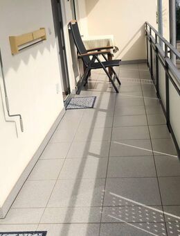 Ruihg gelegene, gut geschn. 3-Zimmerwohnung mit gr. Loggia und EBK in N-Wetzendorf - Nürnberg