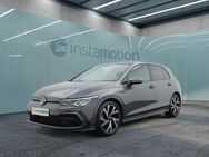 VW Golf, 1.5 8 eTSI R-Line BERGAMO, Jahr 2024 - München