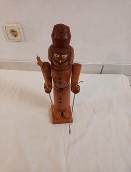 Jahres Dekoration Nachtwächter aus Holz ca. 41cm hoch 9x9cm breit und lang - Essen