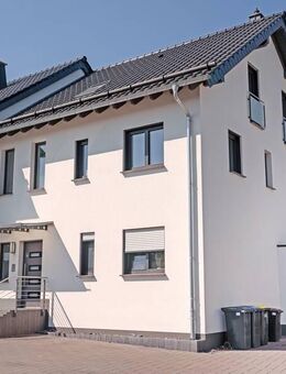Stilvolles Zweifamilienhaus in bevorzugter Wohnlage mit Garten und Garage - Mayen