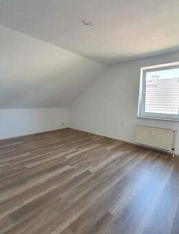 Helle 2-Zimmer-Dachgeschosswohnung mit Stellplatz - Rietberg - Rietberg