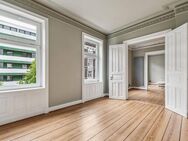 Stilvolle 4-Zimmer-Wohnung mit Balkon und historischem Flair - Hamburg