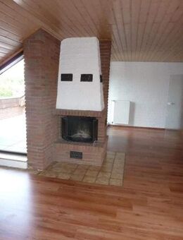 Peine/City-Lage - gepflegte 3 -Zimmerwohnung, Kamin und Dachterrasse - Peine