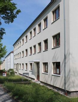 Sanierte 3-Raum-Wohnung mit Badewanne und Balkon - Gera