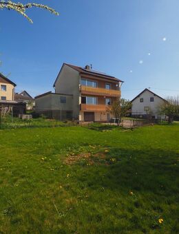 GEMÜTLICHES ZWEIFAMILIENHAUS MIT AUSBLICK - Battweiler