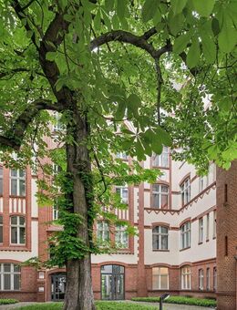 Sonnige Dachgeschosswohnung mit Terrasse fußläufig zum Kurfürstendamm - Berlin