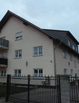 Großzügige Wohnung mit zwei Balkonen und zwei Stellplätzen - komfortabel wohnen in attraktiver Lage! - Wöllstein