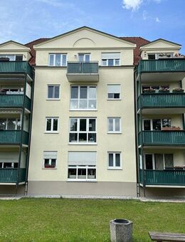 Lindenpark in Dresden-Laubegast: Ruhige Drei-Zimmer-Wohnung mit Balkon in direkter Elbnähe - Dresden