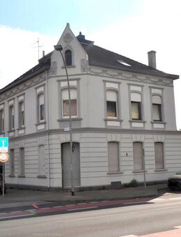EXPONIERT gelegenes WOHN-/ GESCHÄFTSHAUS mit POTENZIAL zur REVITALISIERUNG! - Mönchengladbach