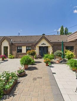 Freistehendes Einfamilienhaus auf repräsentativen Grundstück in Düren-Rölsdorf - Düren