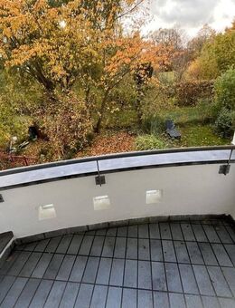 Rendite 3,36%!Gepflegte vermietete 2,5-Zi.-Galeriewhg. mit Einbaukü. u. Südbalkon in Rgbg Süd/Uninähe - Regensburg