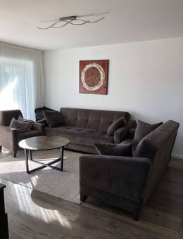 Laichingen, neuwertige, helle 4 Zimmer Wohnung mit Balkon. - Laichingen