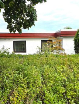 200 m² barrierefreier Bungalow mit Teilkeller, Garage & ruhiger Alleinlage - Hitzacker (Elbe)