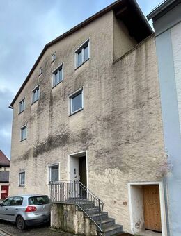 *Rendite starkes Stadthaus* mit drei Etagen im Zentrum von 91788 Pappenheim - Pappenheim