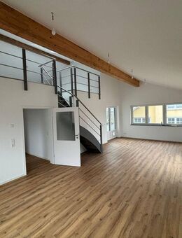 Modernes Dachgeschoss: 3 Zimmer + Bonusraum - Sankt Augustin