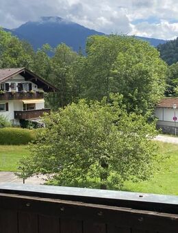 Wohnen im Tal Immobilien Gemütliche Dachgeschoßwohnung in Kreuth-Weissach - Kreuth