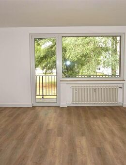 Mit Blick ins Grüne! Renovierte 3-Zi-Whg mit großem Balkon - Heiligenhaus