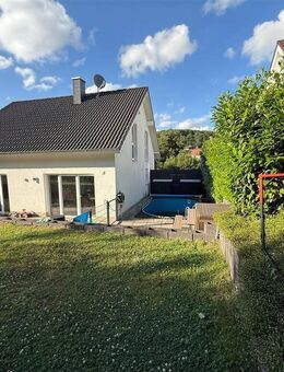 Modernes Einfamilienhaus in energieeffizienter Bauweise / Garten und Außenpool - Völklingen