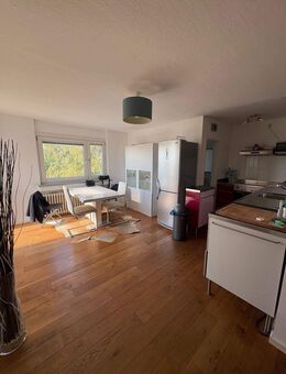 Helle, gut geschnittene 2-Zimmer-Wohnung mit zwei Bädern - Krefeld