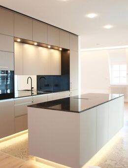 Luxuriöses Wohnen in Bestlage! Exklusive Penthouse/Maisonette in Jugendstilvilla mit EBK, Loggia, uvm. - Schwetzingen