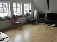 Große helle Dachgeschoßwohnung in der Blomberger Innenstadt - Blomberg (Nordrhein-Westfalen)