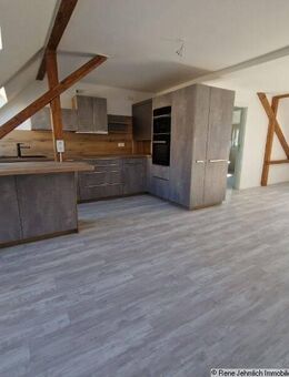 Besondere Neu saniete Dachgeschoßwohnung mit Einbauküche - Chemnitz