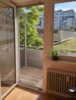 Gemütliche 1-Zimmer-Wohnung mit Küche & Balkon - Badenwerkstraße 9, Südstadt Karlsruhe - zwischen Hbf und Innenstadt gelegen! - Karlsruhe