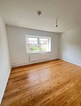 Individuelle, renovierte 3-Zimmer-Wohnung, mit dem Charme eines Altbaus - Rendsburg